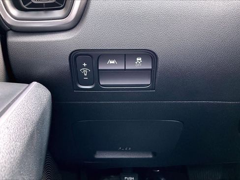 Used 2023 Kia Sorento S image 32