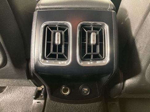 Certified 2023 Kia Sorento LX image 16