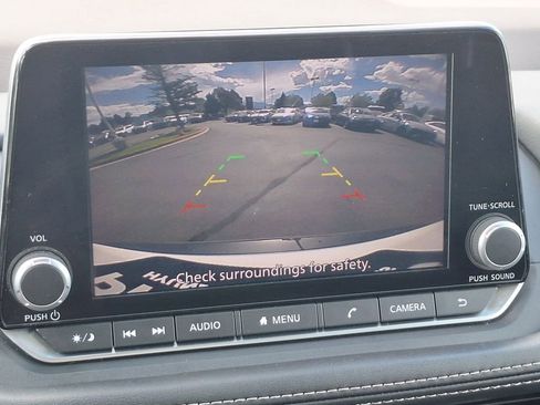 Used 2023 Nissan Rogue S image 21
