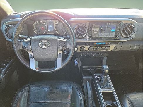 Used 2021 Toyota Tacoma TRD Sport image 16