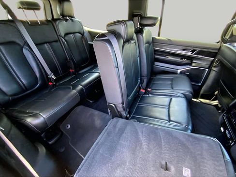 Used 2022 Jeep Wagoneer Series II RWD image 17