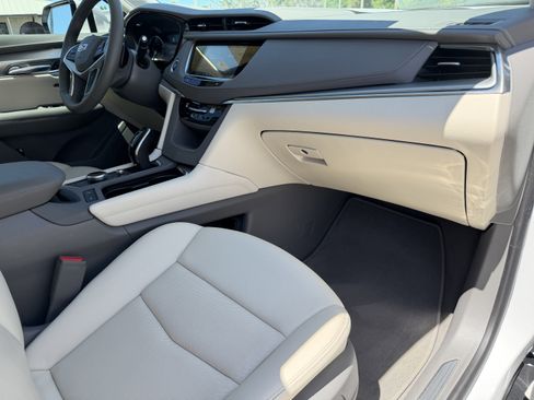 Certified 2023 Cadillac XT5 Premium Luxury image 11