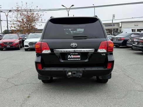 Used 2015 Toyota Land Cruiser image 8