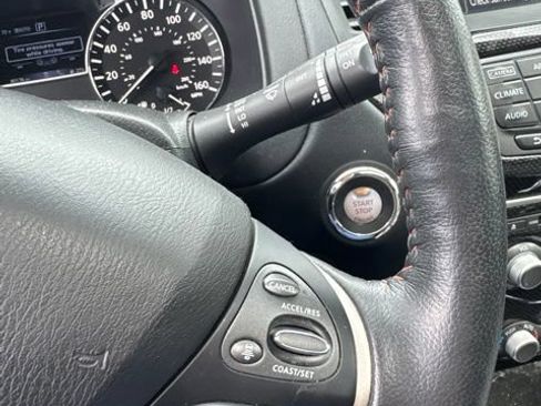 Used 2020 Nissan Pathfinder SL AWD/4WD image 24