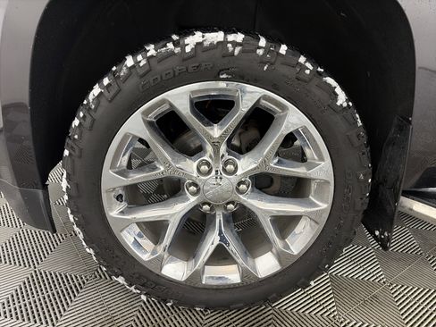 Used 2018 GMC Yukon Denali image 13