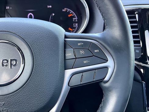 Used 2019 Jeep Grand Cherokee Altitude RWD image 25