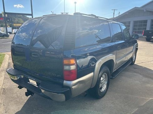 Used 2000 Chevrolet Suburban LS w/ LS Preferred Equipment Group image 9