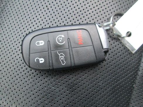 Used 2015 Jeep Grand Cherokee Limited w/ Luxury Group II AWD/4WD image 25