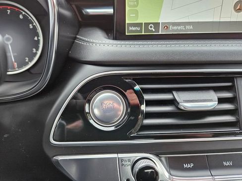 Used 2023 Genesis G70 2.0T image 27