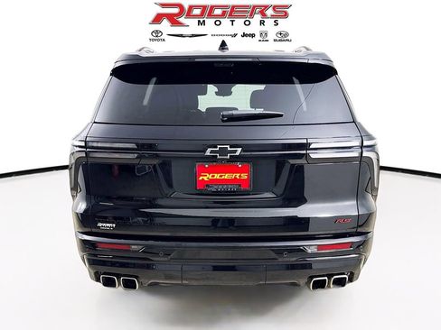 Used 2025 Chevrolet Traverse RS w/ LPO, Floor Liner Package AWD/4WD image 12