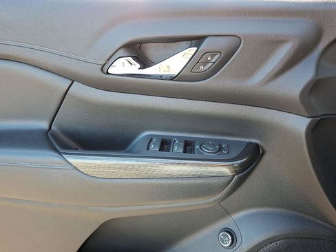 Used 2020 GMC Acadia SLT image 13