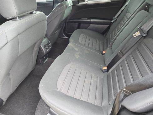 Used 2020 Ford Fusion SE image 20