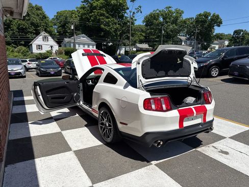 Used 2010 Ford Mustang Shelby GT500 RWD image 40