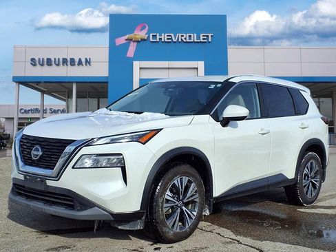 Used 2023 Nissan Rogue SV image 1