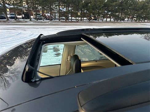 Used 2023 Chrysler Pacifica Limited image 22