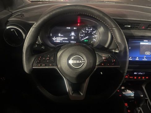 Used 2023 Nissan Kicks SR image 11