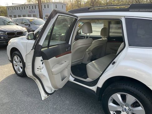 Used 2012 Subaru Outback 2.5i Limited AWD/4WD image 12