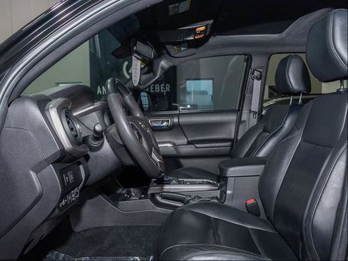 Used 2023 Toyota Tacoma Limited w/ Nightshade Package AWD/4WD image 9
