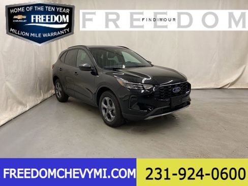 Used 2025 Ford Escape ST-Line AWD/4WD image 1