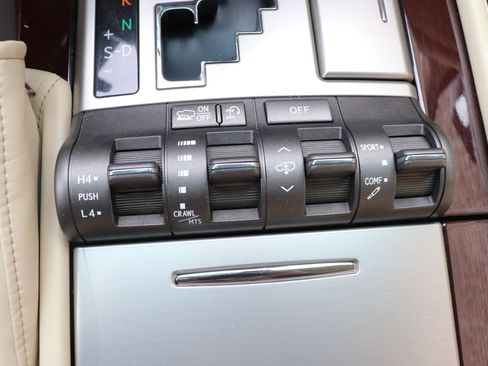 Used 2013 Lexus LX 570 4WD image 73