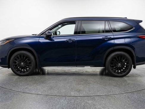 Used 2025 Toyota Highlander XSE AWD/4WD image 5