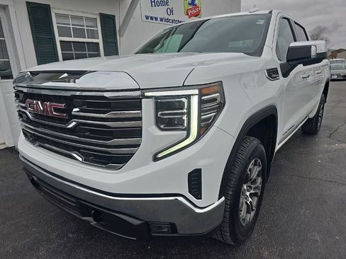 Used 2025 GMC Sierra 1500 SLT image 3