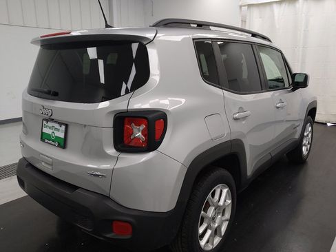 Used 2020 Jeep Renegade Latitude AWD/4WD image 9