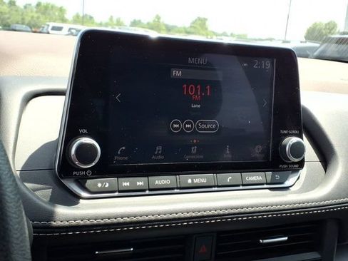 Used 2023 Nissan Rogue SV AWD/4WD image 11