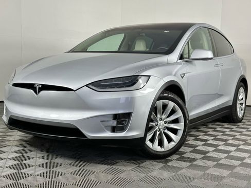 Used 2018 Tesla Model X 100D image 42