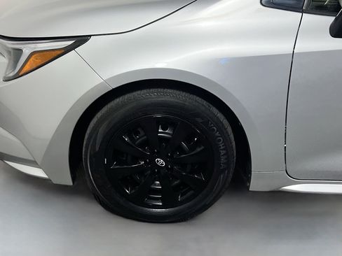 Used 2025 Toyota Corolla LE image 13