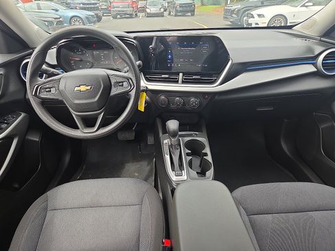 Used 2024 Chevrolet Trax LS w/ LS Convenience Package FWD image 23