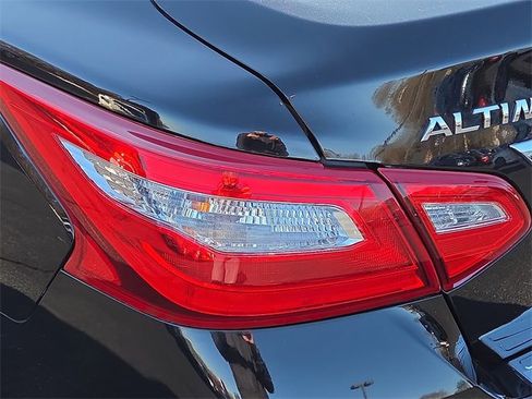 Used 2017 Nissan Altima 2.5 S w/ Power Driver Seat Package image 10