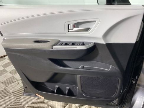 Used 2025 Toyota Sienna XLE w/ XLE Plus Package image 23