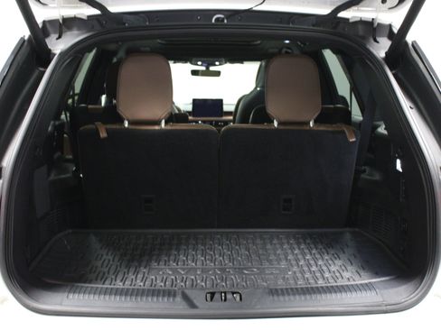 Used 2022 Lincoln Aviator Grand Touring w/ Equipment Group 301A AWD/4WD image 15