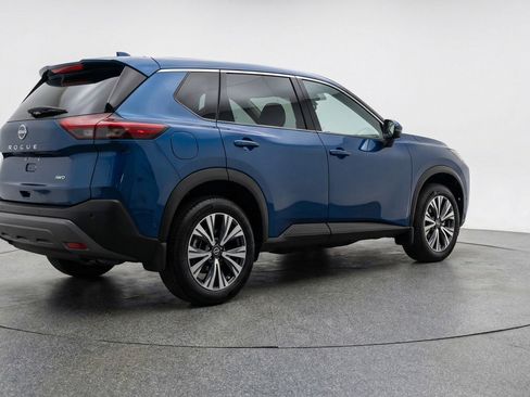 Used 2025 Nissan Rogue SV image 9