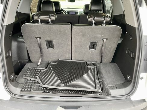 Used 2020 GMC Acadia SLT image 8