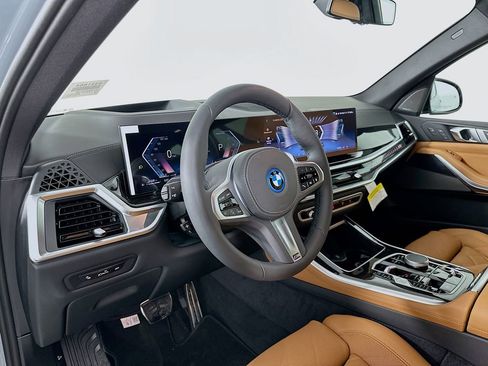 New 2026 BMW X5 xDrive50e w/ M Sport Package image 9