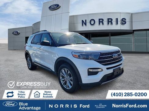 Certified 2022 Ford Explorer XLT w/ Equipment Group 202A image 1