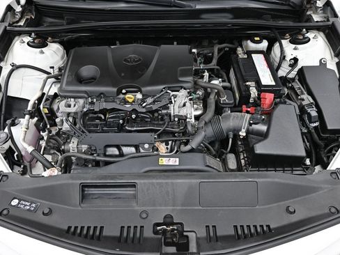 Used 2018 Toyota Camry LE FWD image 16
