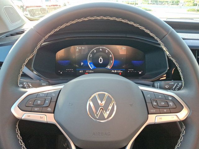 Used 2024 Volkswagen Taos SE AWD/4WD image 17