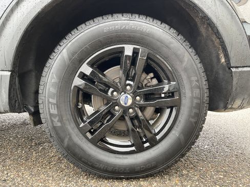 Used 2022 Ford Explorer XLT AWD/4WD image 22