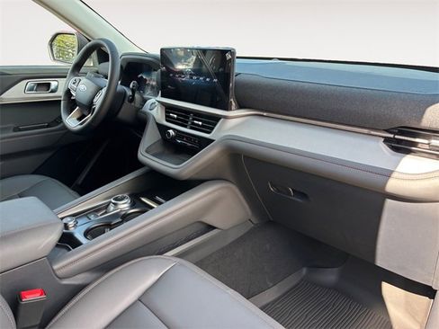 New 2025 Ford Explorer Active w/ Active Comfort Package image 10
