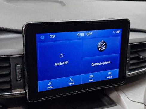 Used 2022 Ford Explorer XLT w/ Equipment Group 202A image 15