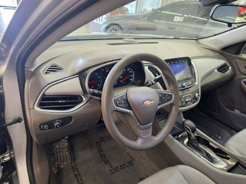 Used 2021 Chevrolet Malibu LS FWD image 13