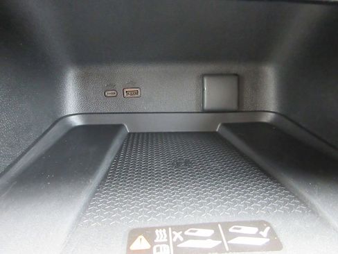 Certified 2025 Chevrolet Traverse LT w/ LPO, Floor Liner Package image 29