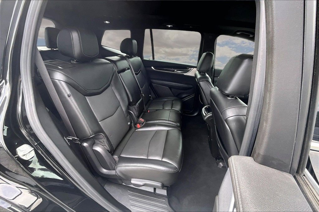Used 2024 Cadillac XT6 Premium Luxury FWD image 25
