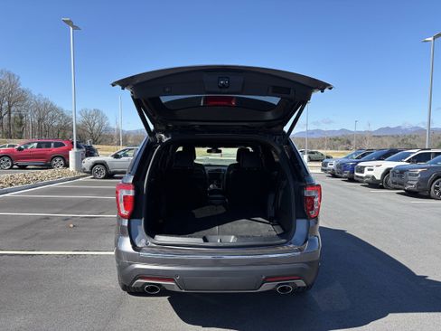 Used 2018 Ford Explorer Limited w/ Equipment Group 301A image 11