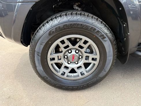 Used 2020 Toyota 4Runner Venture image 41