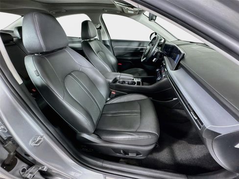 Certified 2025 Hyundai Sonata Limited FWD image 30