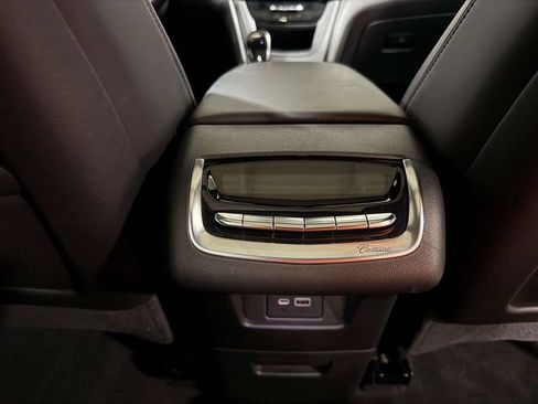 Used 2020 Cadillac XT6 Premium Luxury w/ Platinum Package AWD/4WD image 19